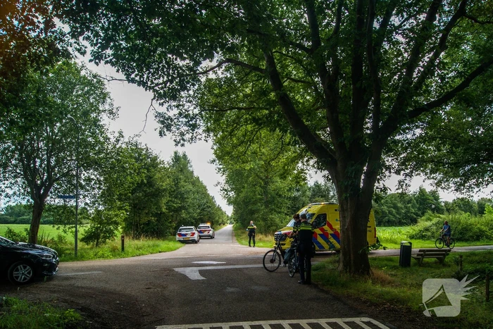 Twee elektrische fietsen met elkaar in botsing