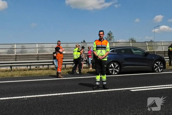 Rijstrook afgesloten door kop-staart aanrijding