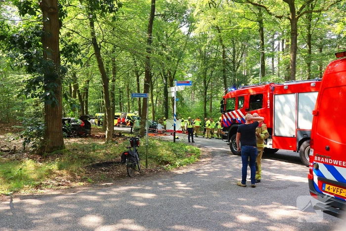 Twee doden na ernstige aanrijding op kruising
