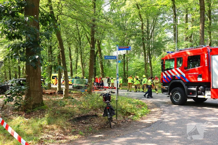 Twee doden na ernstige aanrijding op kruising