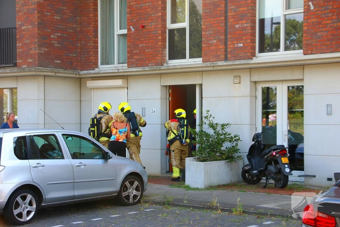 Brand in fietsaccu slaat over naar overkapping