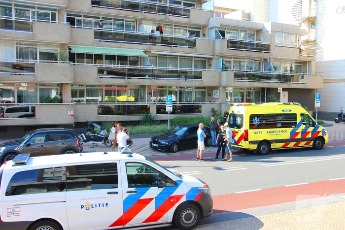 Bakfietser botst tegen openstaand portier