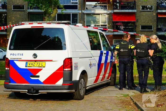 Politie valt woning binnen na schietpartij, verdachte aangehouden