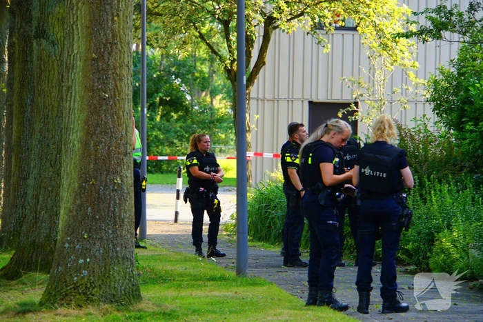 Politie valt woning binnen na schietpartij, verdachte aangehouden