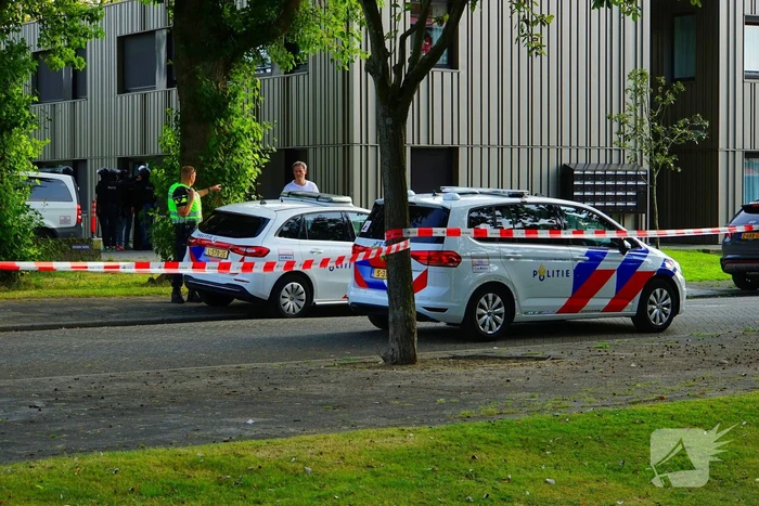 Politie valt woning binnen na schietpartij, verdachte aangehouden