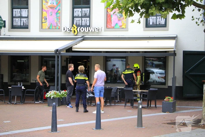 Brandweer onderzoekt gaslucht in café
