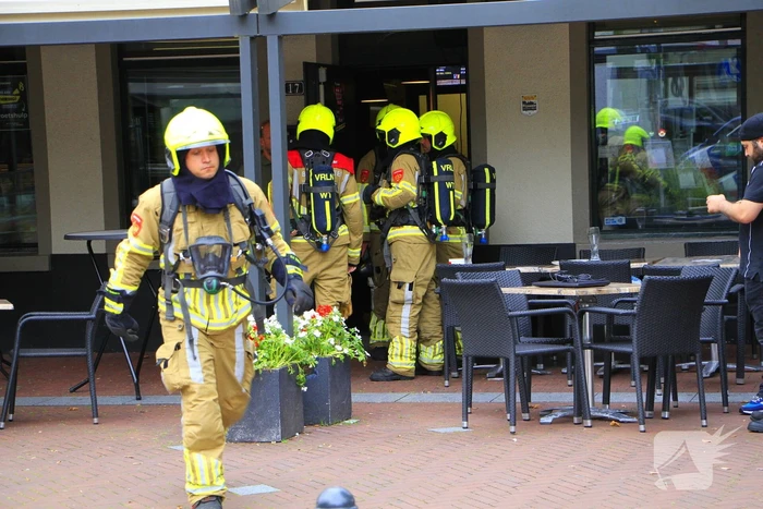 Brandweer onderzoekt gaslucht in café