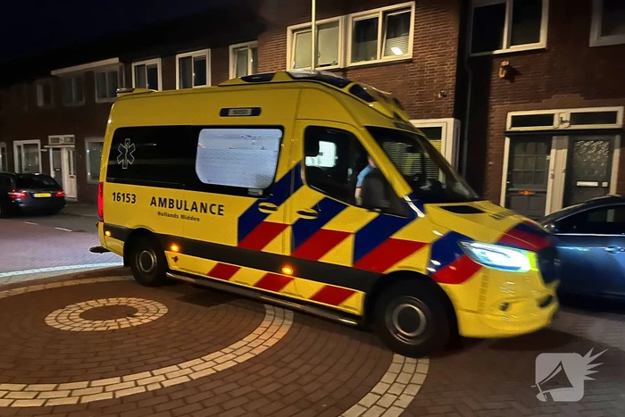 Aanhouding en gewonde na vechtpartij, messen gevonden in woning