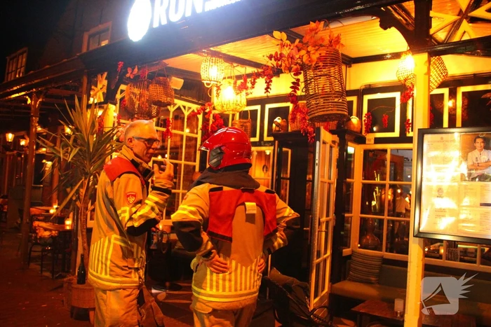 Restaurant ontruimd, brand snel onder controle