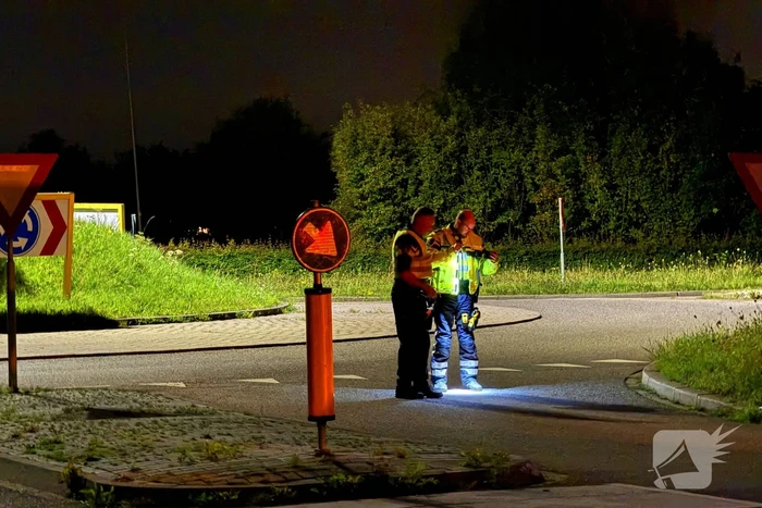 Ravage nadat auto crasht, bestuurder ongedeerd