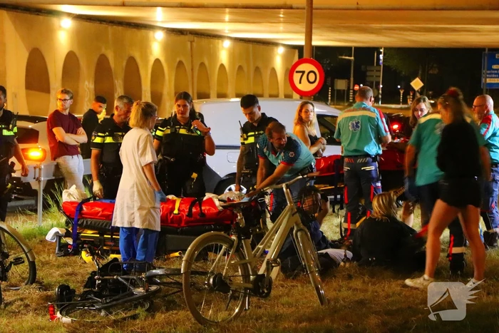 Meerdere fietsers gewond bij botsing met auto