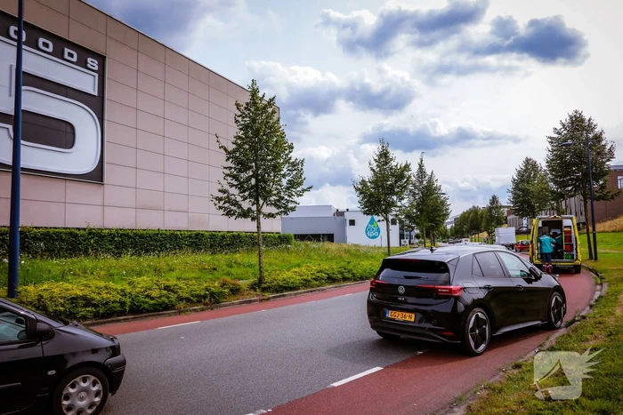 Bestuurder mist bocht en botst op tegenligger