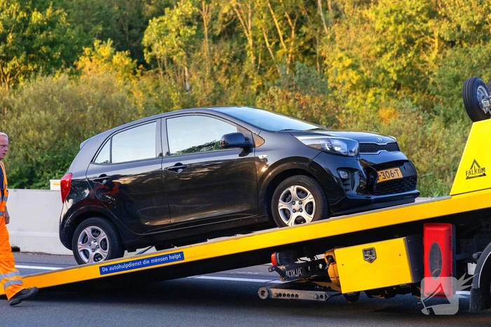 Rijstrook afgesloten door kop-staartaanrijding