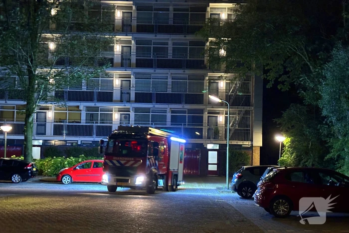 Brandweer ingezet voor smeulende bloembak