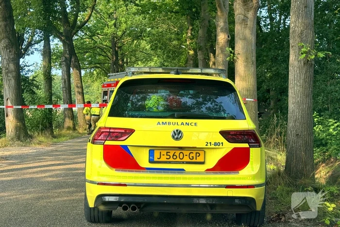 Voertuigen belanden in sloot na aanrijding