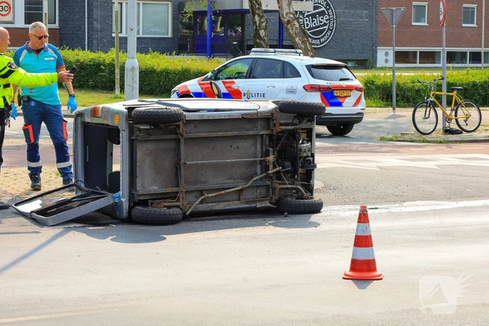 Canta belandt op de kant na aanrijding