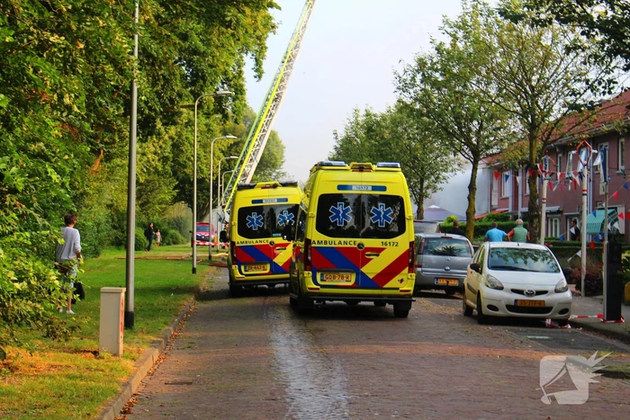 Vier gewonden bij uitslaande woningbrand, vrouw ernstig verbrand
