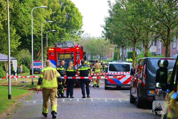 Vier gewonden bij uitslaande woningbrand, vrouw ernstig verbrand