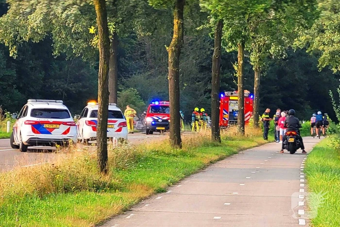Auto vliegt in brand tijdens rijden