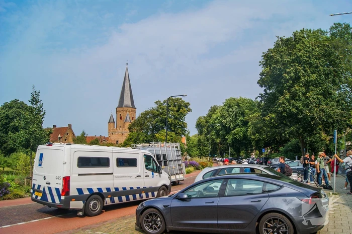 Doetinchemse complotdenker trekt veel demonstranten naar rechtbank