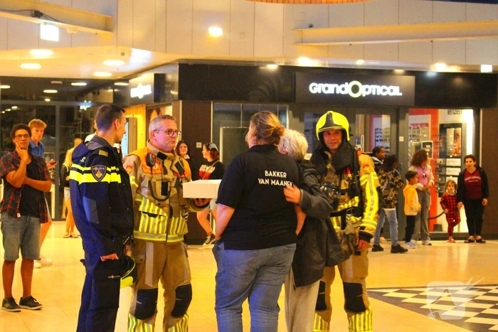 Omstanders bellen brandweer voor rookontwikkeling uit bakkerij