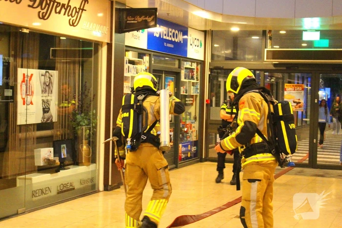 Omstanders bellen brandweer voor rookontwikkeling uit bakkerij