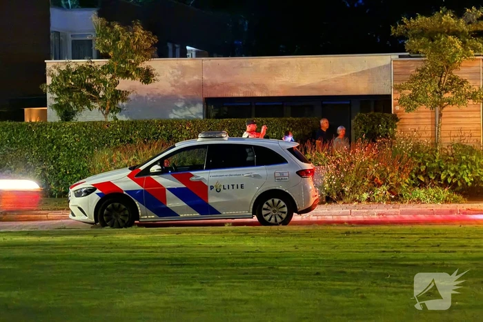 Agenten in kogelwerende vesten na melding van schietpartij in woonwijk