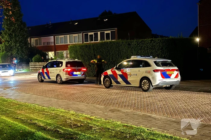 Agenten in kogelwerende vesten na melding van schietpartij in woonwijk