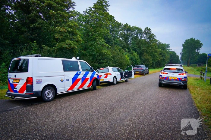 Grote zoekactie voor pop in water