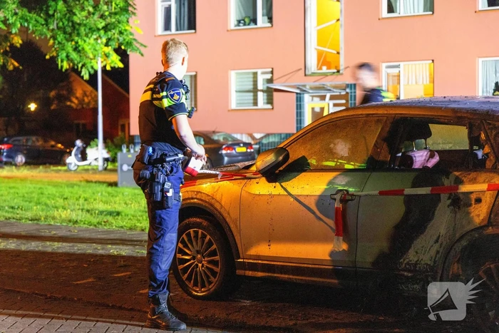 Politie onderzoekt mogelijke brandstichting bij auto