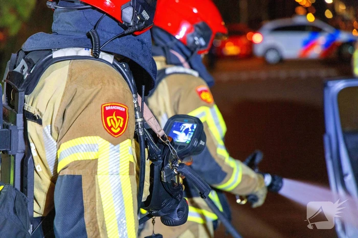 Politie onderzoekt mogelijke brandstichting bij auto
