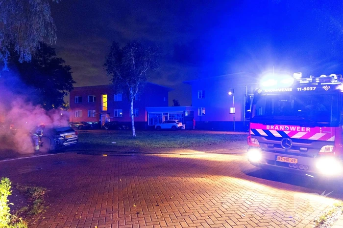 Politie onderzoekt mogelijke brandstichting bij auto