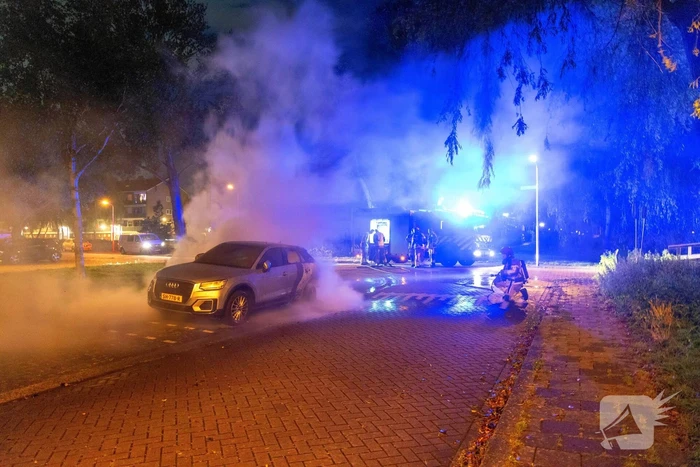 Politie onderzoekt mogelijke brandstichting bij auto