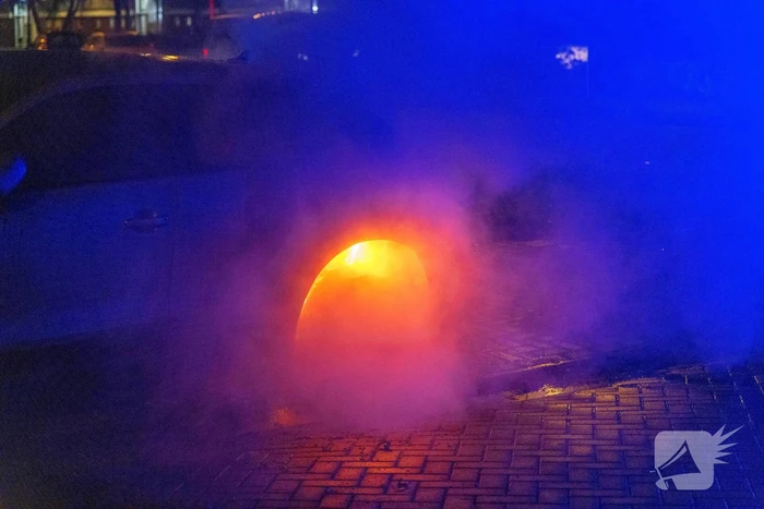 Politie onderzoekt mogelijke brandstichting bij auto