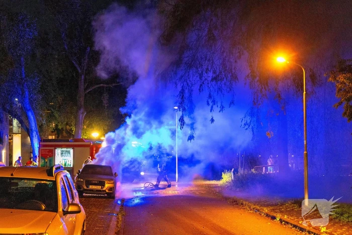 Politie onderzoekt mogelijke brandstichting bij auto