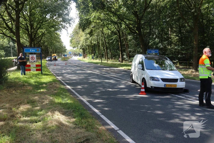 Veel schade na ongeval met drie voertuigen