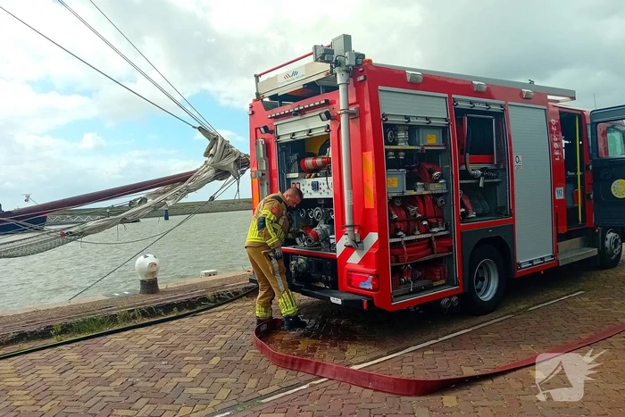 Brand in machinekamer bij boot