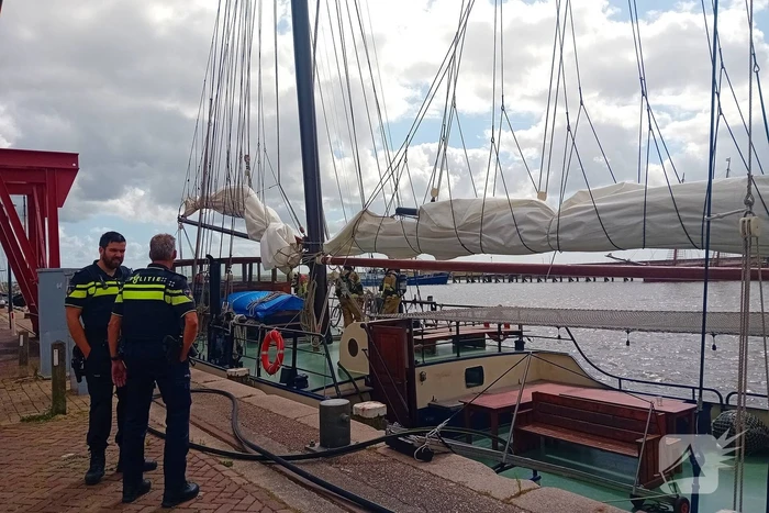 Brand in machinekamer bij boot