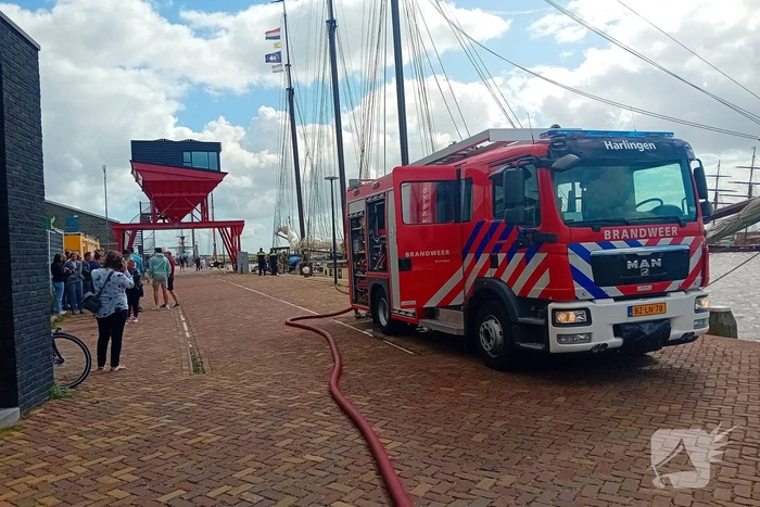 Brand in machinekamer bij boot