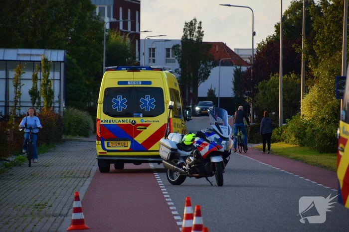 Scooterrijder en fietser hard ten val na botsing