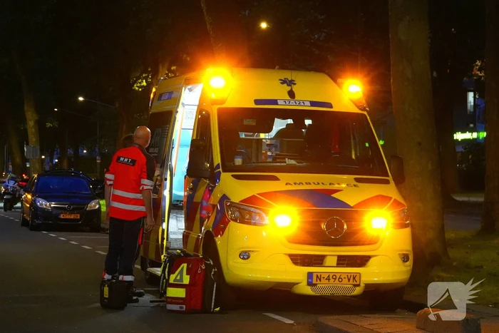 Motorrijder hard ten val na botsing, traumateam ingezet