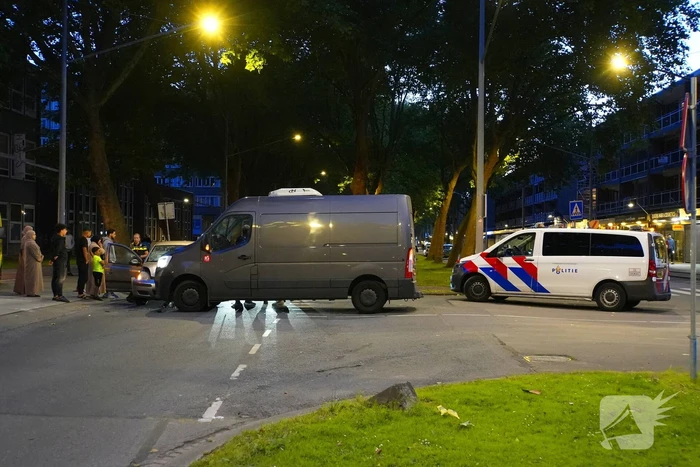 Gewonde na botsing tussen auto en bestelbus