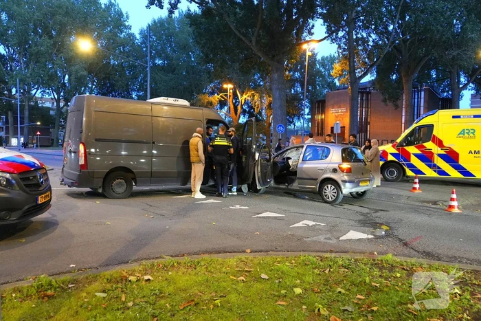 Gewonde na botsing tussen auto en bestelbus