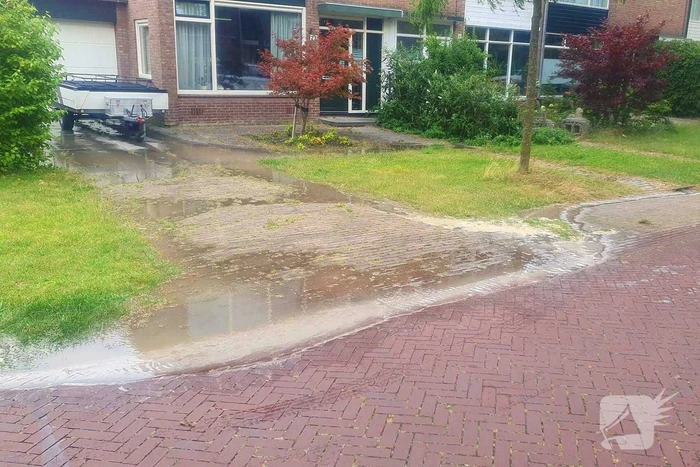 Wateroverlast door gesprongen waterleiding