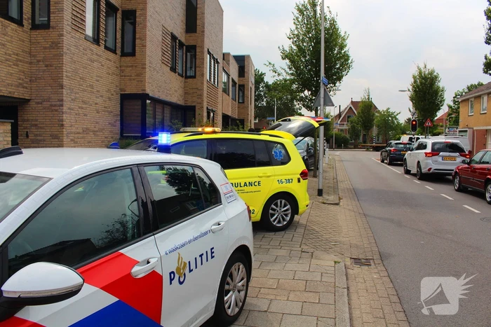 Automobilist botst met fietser