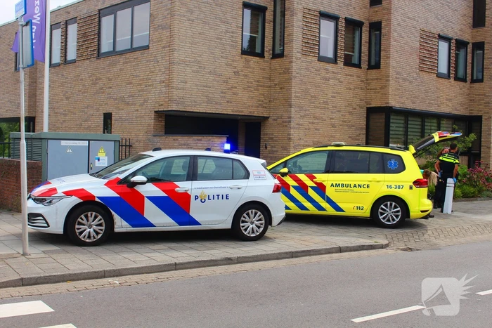 Automobilist botst met fietser
