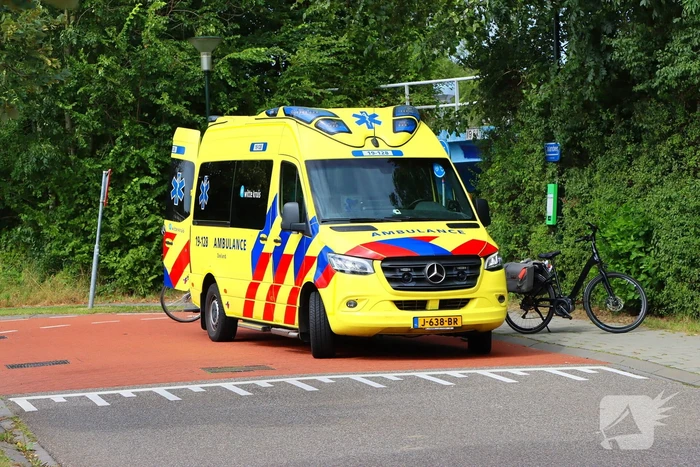 Fietsers in botsing bij oversteekplaats