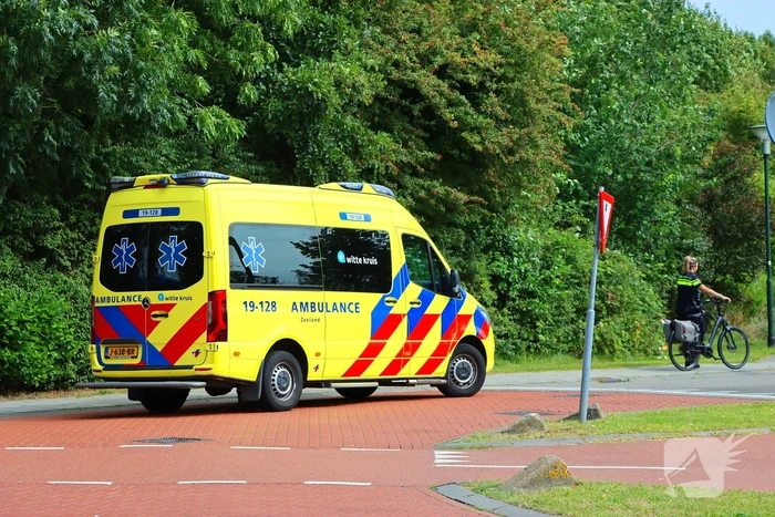 Fietsers in botsing bij oversteekplaats