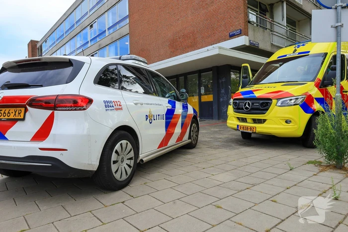 Persoon gewond na mogelijk steekincident