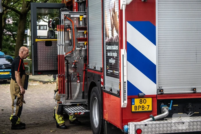 Brandende stoel op balkon veroorzaakt brandweerinzet
